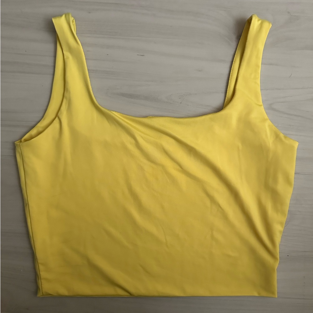 Cropped workout tank